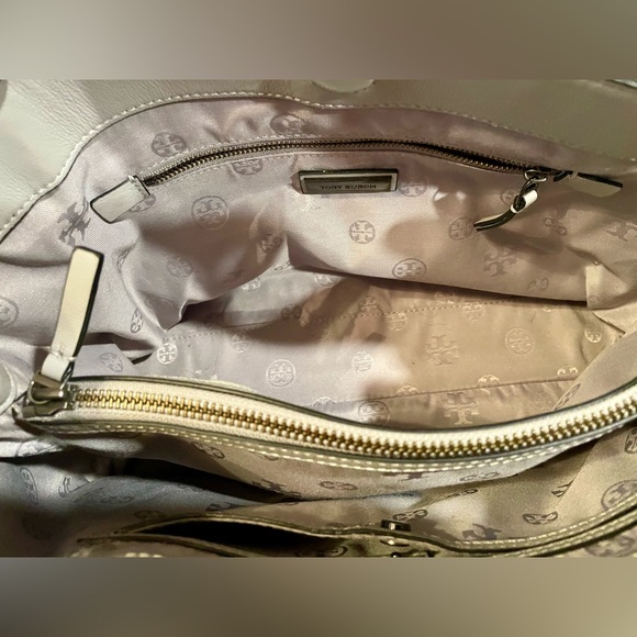 Tory Burch Alexa Quilted Slouchy Leather Tote - Picture 3 of 6